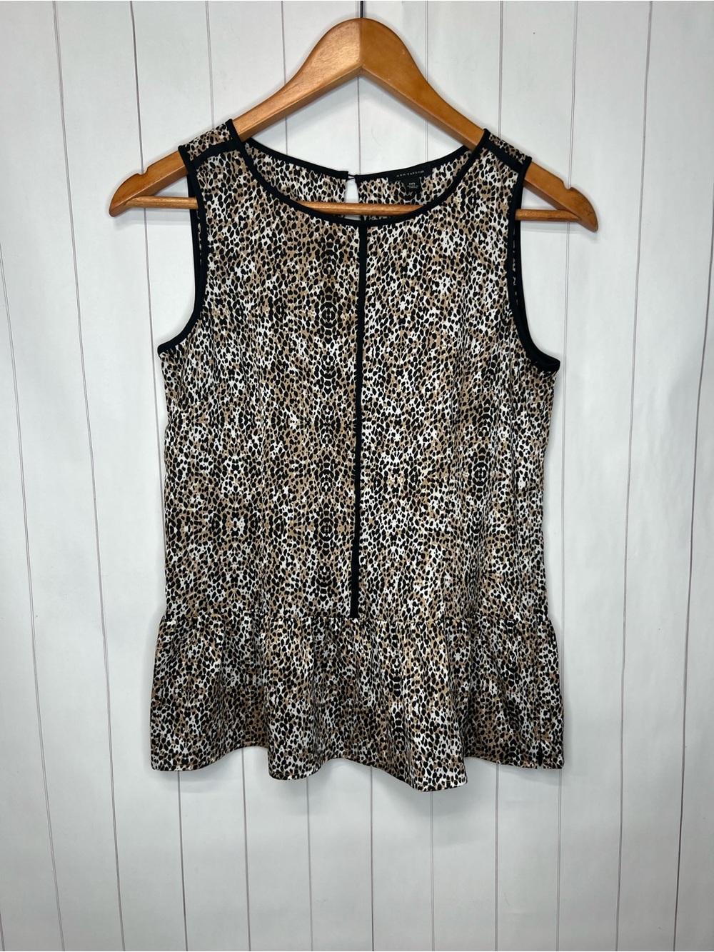 Ann Taylor - Sleeveless Animal Print PePlum Blouse - Size 00